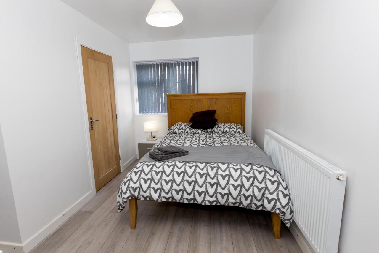 Cheap Hotels Birmingham Comfortable stay in Shirley, Solihull - Room 1 photo: 2