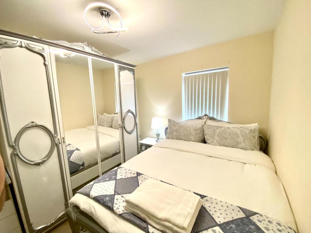 ishas-lodge-cheap-hotels-birmingham1.jpg Cheap Hotels Birmingham Isha’s lodge photo: 2