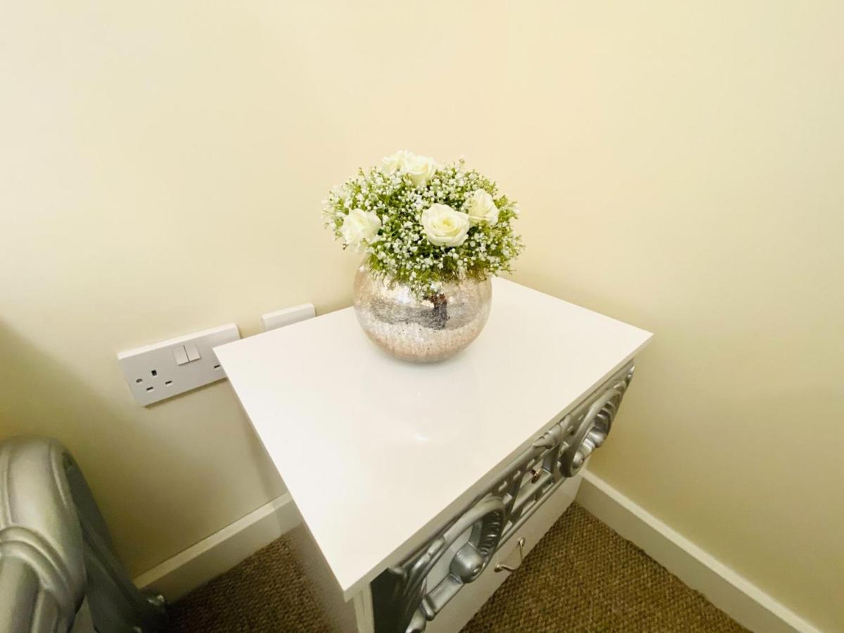 ishas-lodge-cheap-hotels-birmingham3.jpg Cheap Hotels Birmingham Isha’s lodge photo: 4