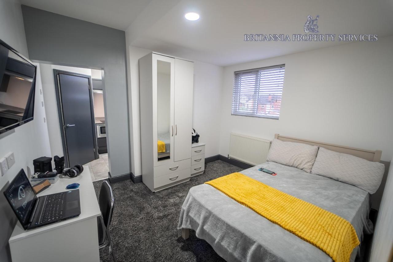 lovely-studios-in-guesthouse-close-to-city-with-free-parking-cheap-hotels-birmingham5.jpg Cheap Hotels Birmingham Lovely Studios in Guesthouse close to city with FREE parking! photo: 6
